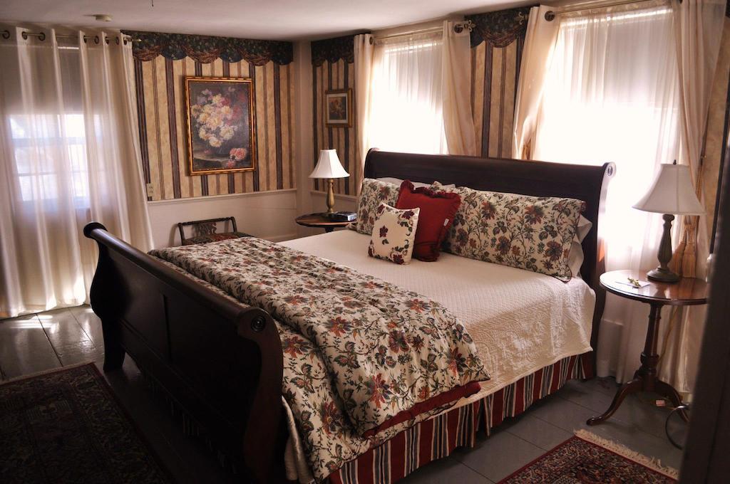 Colby Hill Inn Henniker 객실 사진